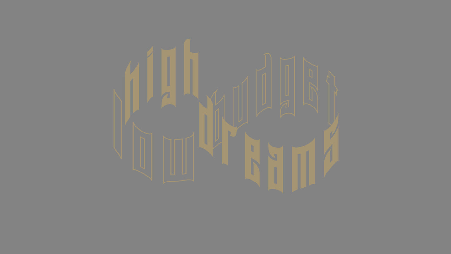 Rechteckiger Autosticker mit dem Schriftzug „low budget, high dreams“, wählbar in 25×17,1 cm oder 40×27,4 cm; frisch produziert, aus langlebiger Oracal/Orafol-Vinylfolie, selbstklebend, ideal für Tuning-Fans und Auto-Enthusiasten. Folie : Creme