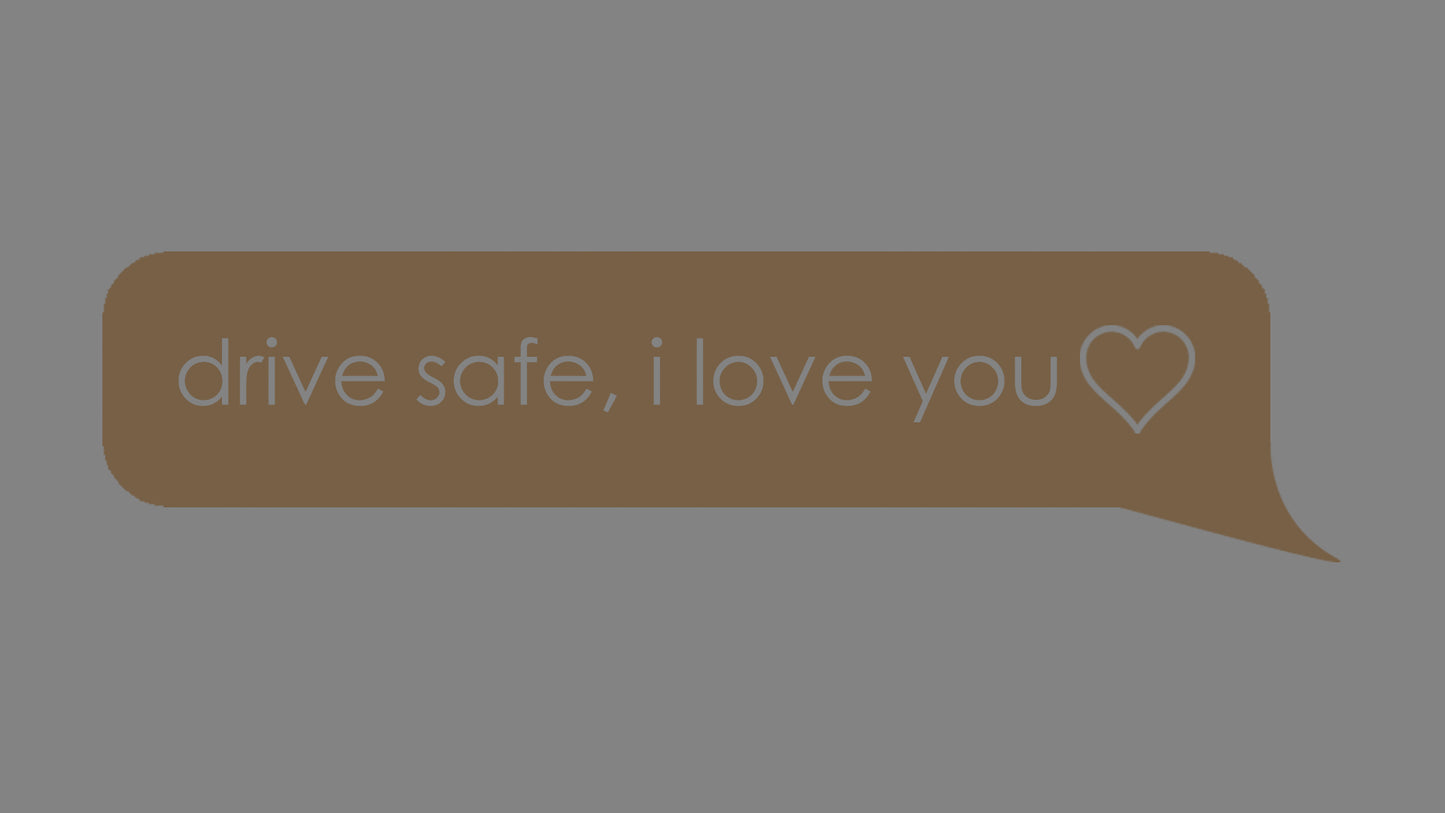 Autosticker „drive safe, I love you“ (Collection B5_Builds) – stilvoller Tuning-Aufkleber in 10 × 2,5 cm oder 15 × 3,8 cm. Hochwertige Oracal/Orafol-Folie, frisch produziert & liebevoll verpackt. Perfekt für Auto-Enthusiasten, als Geschenk oder persönliches Statement. Einfache Anwendung per Anleitung (QR-Code auf Rechnung + YouTube-Video). Versand in 2–4 Werktagen (ohne Streetwear-Bestellung). Farbe : Hellbraun