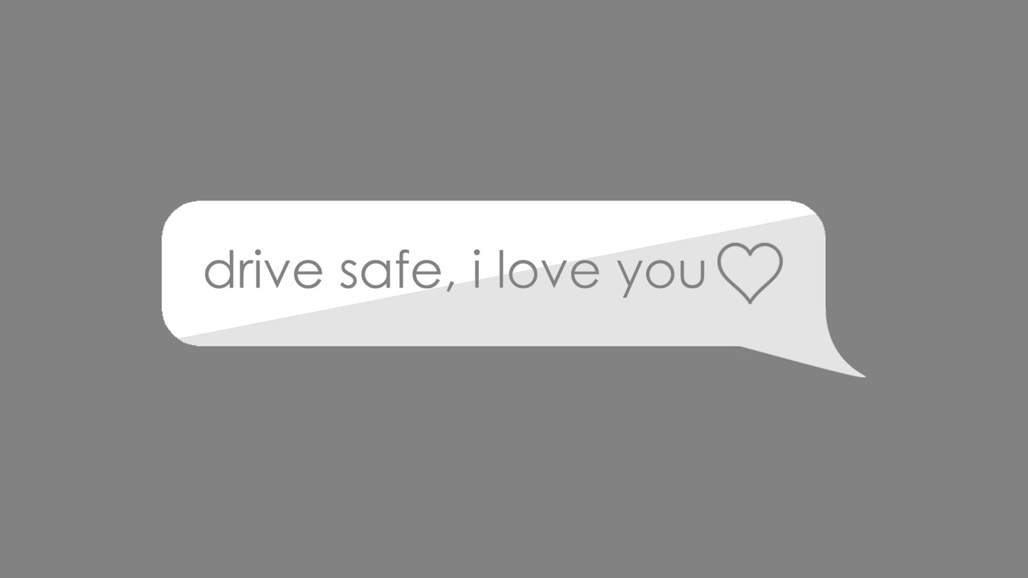 Autosticker „drive safe, I love you“ (Collection B5_Builds) – stilvoller Tuning-Aufkleber in 10 × 2,5 cm oder 15 × 3,8 cm. Hochwertige Oracal/Orafol-Folie, frisch produziert & liebevoll verpackt. Perfekt für Auto-Enthusiasten, als Geschenk oder persönliches Statement. Einfache Anwendung per Anleitung (QR-Code auf Rechnung + YouTube-Video). Versand in 2–4 Werktagen (ohne Streetwear-Bestellung). Farbe : Weiss Glaenzend